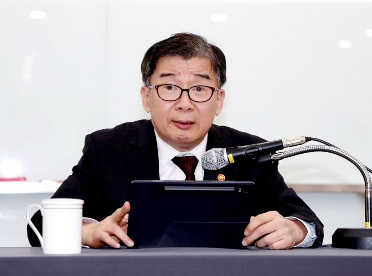 권익위원장 "소상공인·자영업자 어려움 여전…민생경제 회복 적극 지원"