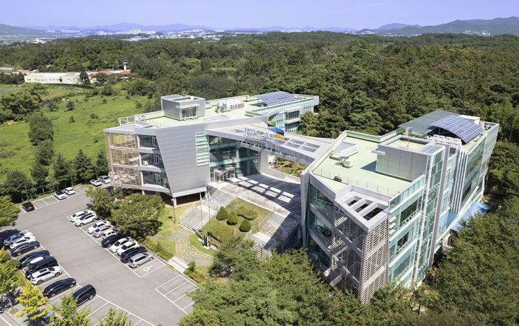 한의약 발전 이끌어… 한국한의약진흥원, 강윤환 센터장 외 3명 ‘보건복지부’ 표창