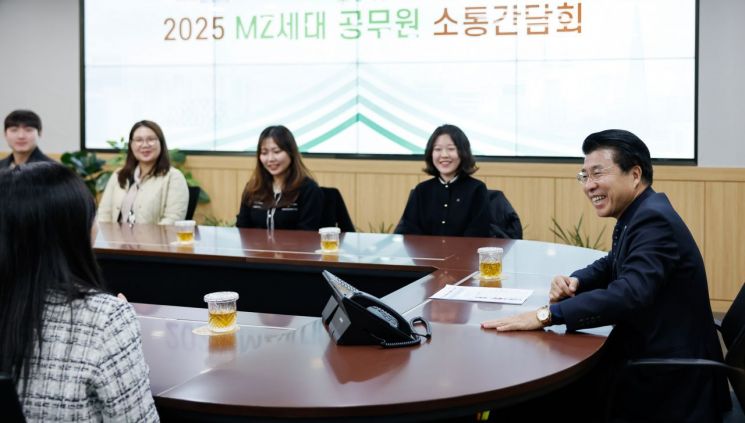 서강석 송파구청장, MZ직원과 새해맞이 ‘국밥’ 점심