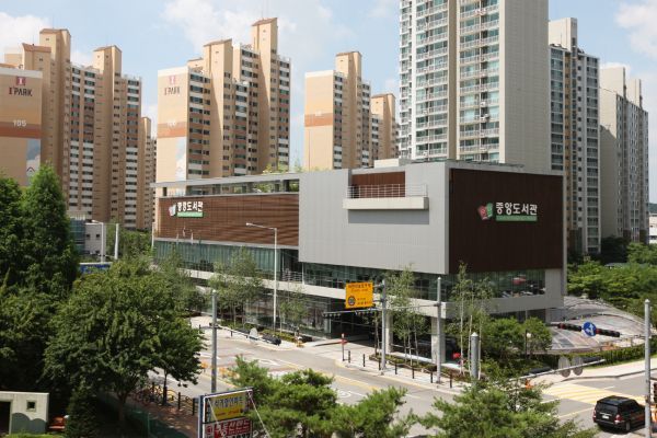 오산시 중앙도서관 전경. 오산시 제공