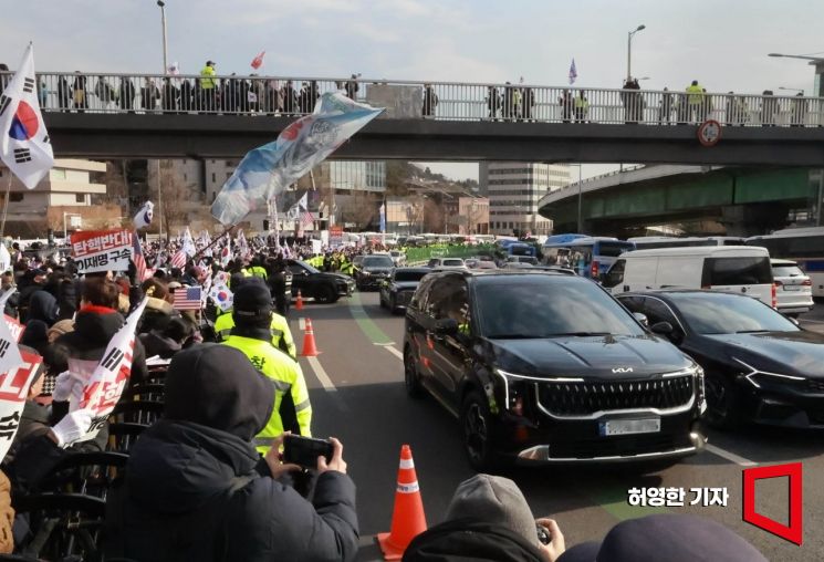 경찰, '출석 불응' 경호처장에 2차 출석요구서 발송