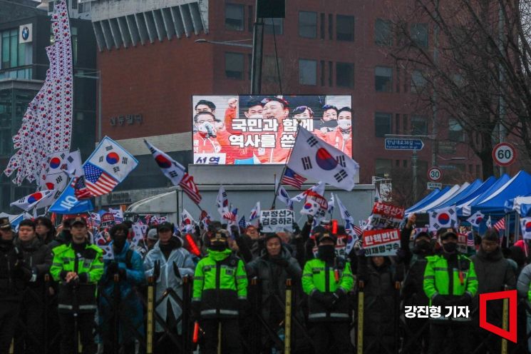 [포토] 윤 대통령 체포 반대 촉구하는 보수단체