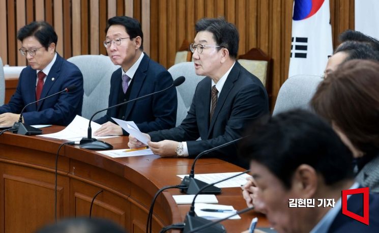 [포토] 권성동 "공수처, 尹수사 권한도 역량도 없어…경찰에 이관해야"