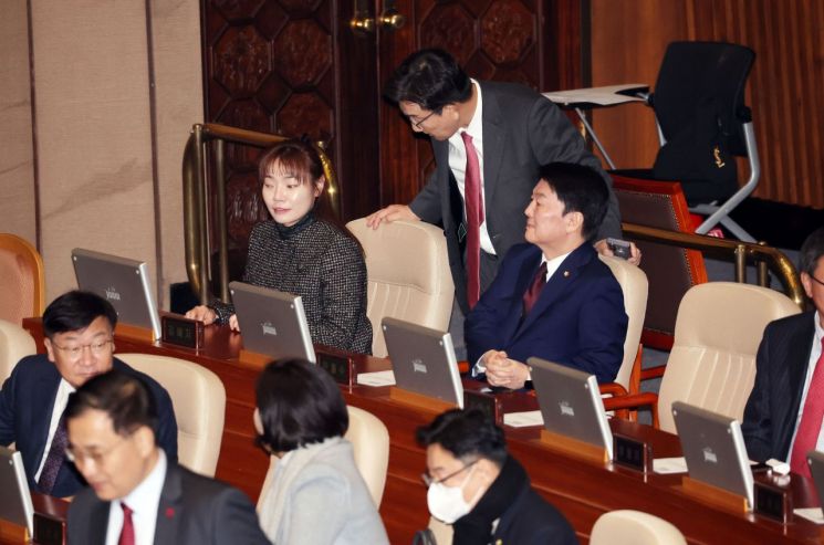 권성동 "김상욱 탈당 권유…함께 할 수 없어"