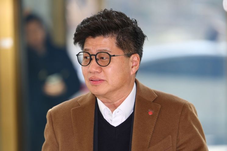 [현장]긴장감 고조 롯데 사장단…굳은 표정 '묵묵부답'