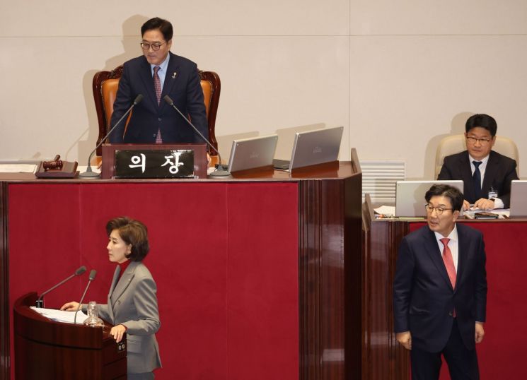 나경원 '사기 탄핵' 발언에 여야 충돌…"판사 출신 맞나" vs "野 도 넘어"