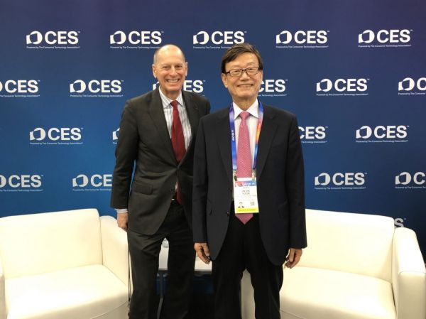 윤진식 무협회장, 게리 샤피로 CTA 회장 만나…'CES 아시아' 재개 등 논의