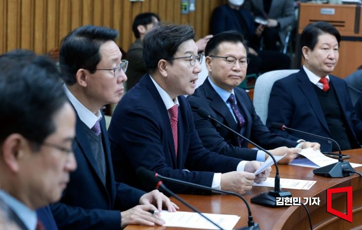 [포토] 권성동 "의료계와 대화 재개"…정부에 사직 전공의 수련특례 요청