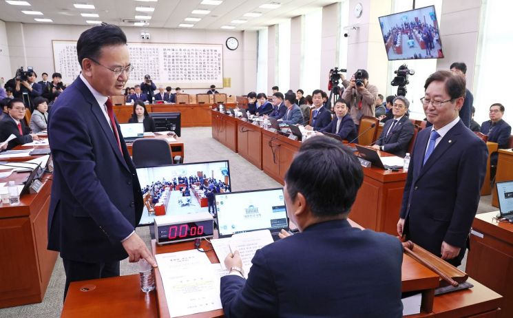 야당, 제삼자 추천 방식의 '내란 특검법' 법사소위 의결