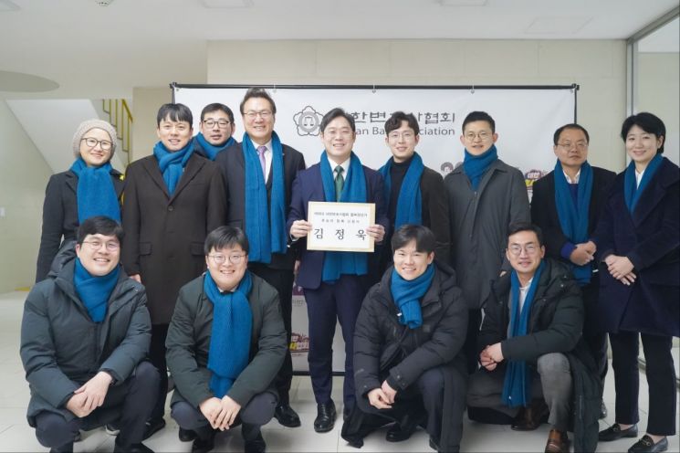 [변협 회장 후보 인터뷰]①김정욱 “변호사 시장 포화·출혈 경쟁 심화…직역 수호 법안 반드시 통과시킬 것”