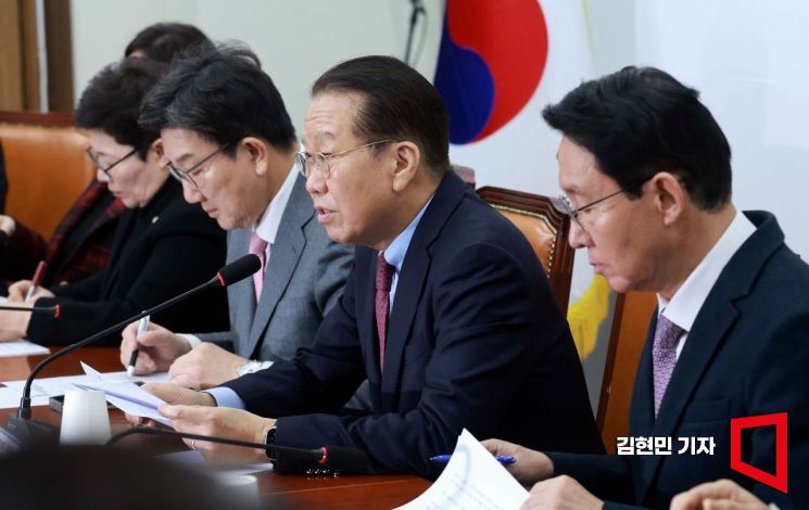[포토] 권영세 “대통령 체포에 경찰 1천 명 동원, 국민 납득하겠나”