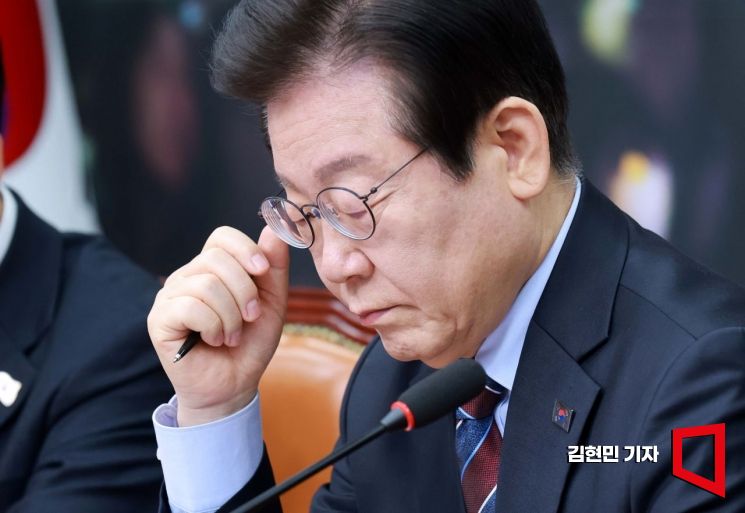 [포토] 생각에 잠긴 이재명 대표