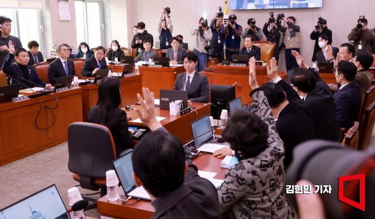 [포토] 법사위, 야6당 내란특검법 심사…야 단독 처리할 듯