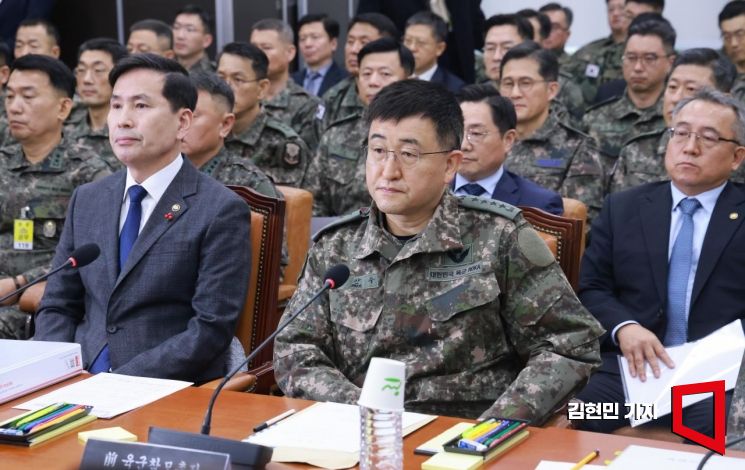 "계엄 군 수뇌부, 1월 월급에 떡값까지 2천만원 이상 받아"