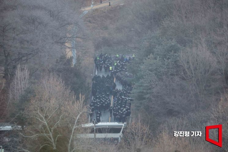 [포토] 윤석열 대통령 체포 나선 경찰