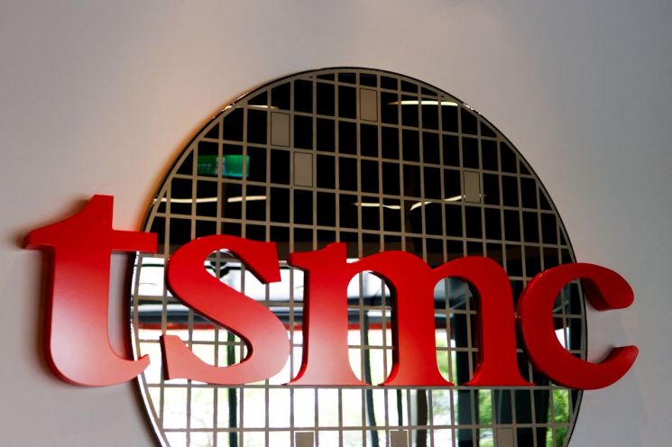 TSMC 발목잡는 '6결' 리스크…"전력, 물, 땅이 없다"