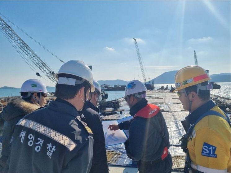 서해해경청, 설 연휴 '해양오염 방제' 대응 강화