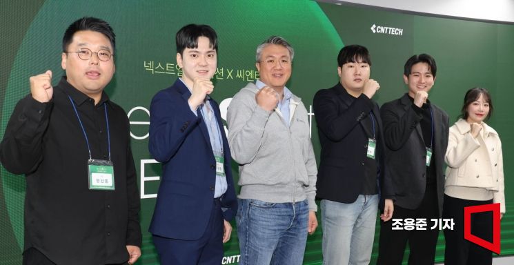 [포토] 기념촬영하는 스타트업 대표들