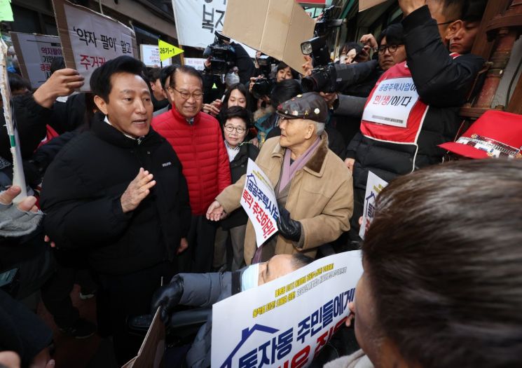 쪽방촌 주민들 "공공주택 신경써달라"…오세훈 "그렇게 하겠다"