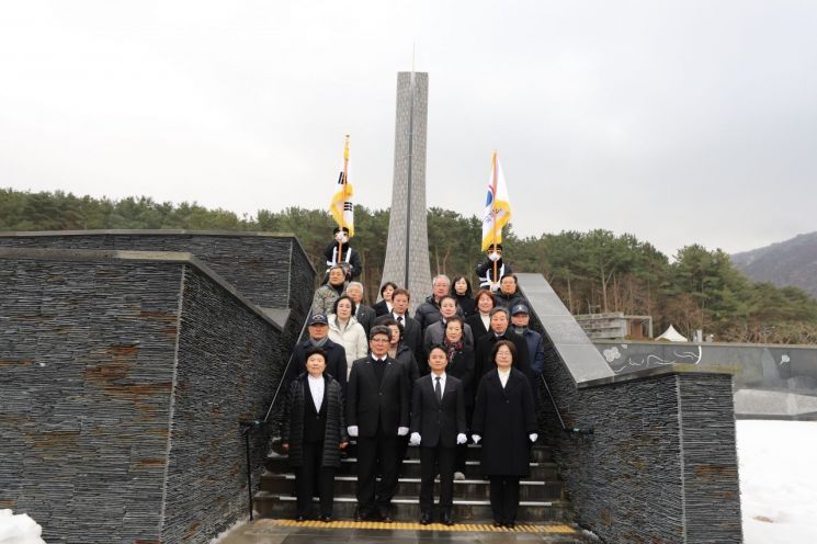 제주 보훈단체협의회, 국립제주호국원서 '정례 참배'