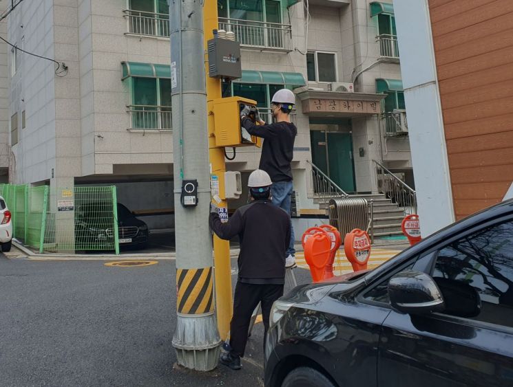 강북구 CCTV, 비상벨 전수 점검 현장 모습. 강북구 제공.