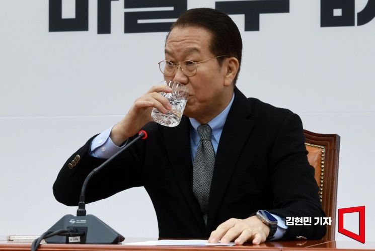 [포토] 신년 기자간담회 하는 권영세 비대위원장