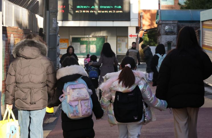 초1 늘봄학교 참여율 83.4%→79.8%…교육부 "학교 안전 강화"