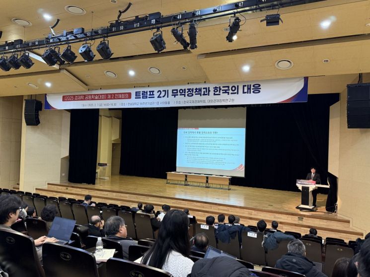 "트럼프 관세 롤모델 매킨리는 '자유무역이 좋다'고 했다"