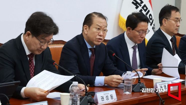 [포토] 권영세 "이재명 '52시간 예외' 오락가락…집권용 부도수표 남발"