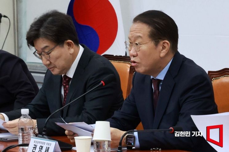 권영세 국민의힘 비상대책위원장이 10일 국회에서 열린 비상대책위원회의에서 발언하고 있다. 2025.2.10 김현민 기자