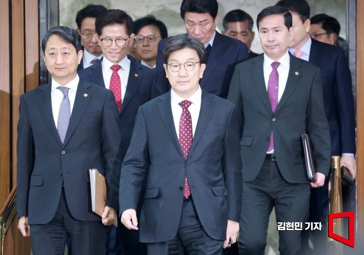 [포토] 당정, AI·우주 등 10대 국방 전략기술에 2027년까지 3조 투자