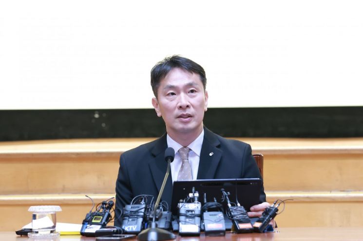 이복현 금융감독원장이 10일 기자간담회를 진행하고 있다. 사진제공 : 금융감독원