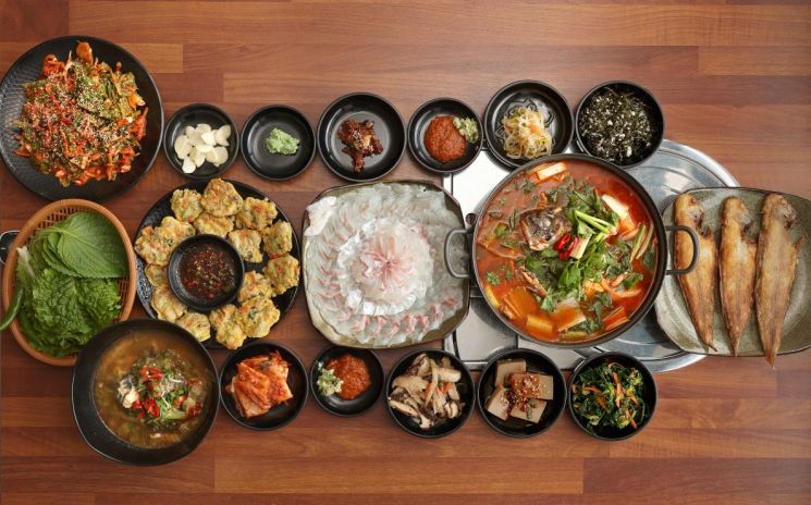 고흥맛집 한상차림. 고흥군 제공