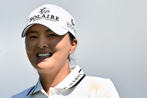 고진영이 파운더스컵 4라운드 2번 홀에서 미소를 짓고 있다. 브레이든턴=AFP·연합뉴스