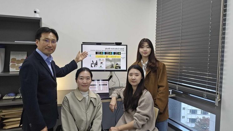 (왼쪽부터) 이의진 교수, 이두리 박사과정, 박은지 교수, 한윤조 석사. KAIST 제공