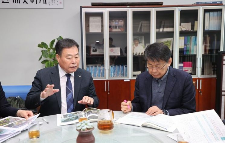 김산 무안군수, 국회 방문 ‘국비 추가 확보’ 총력