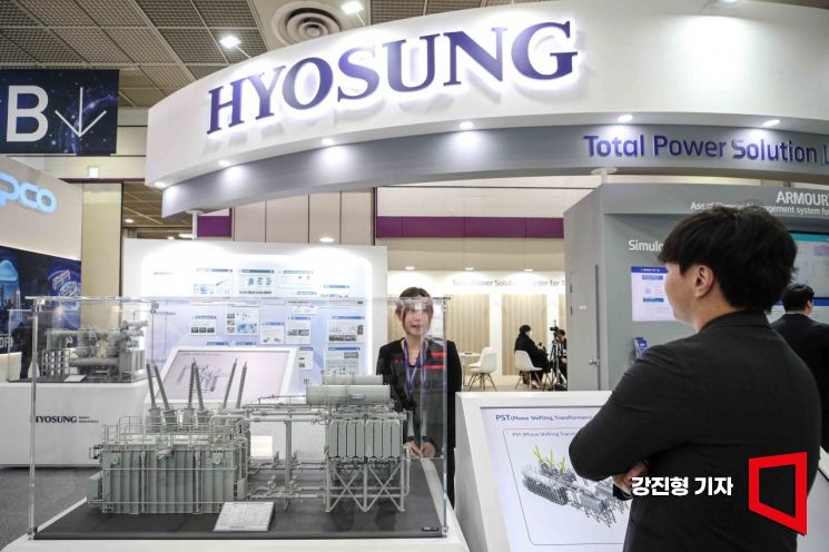 [포토] 일렉스 코리아 2025에 전시된 효성 '위상조작변압기'
