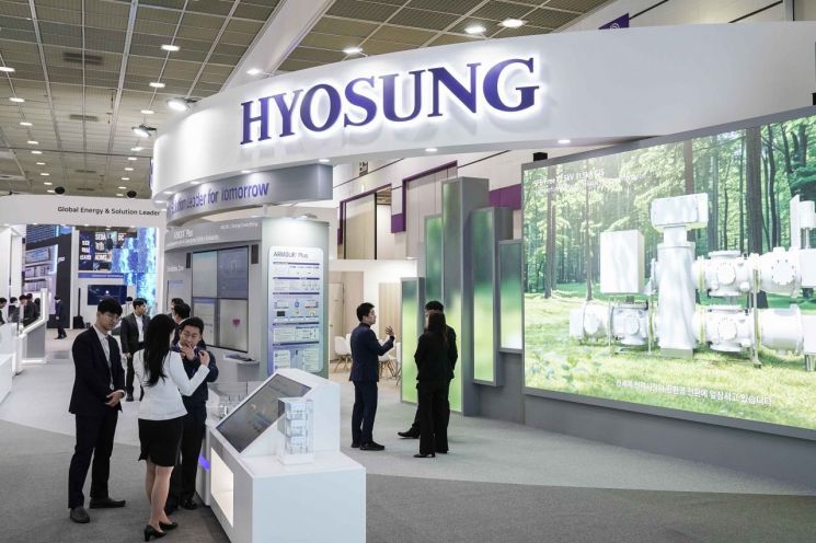 효성중공업이 일렉스 코리아 2025 전시회에서 AI 시대 지능형 전력기기 솔루션을 선보였다. 효성중공업 제공