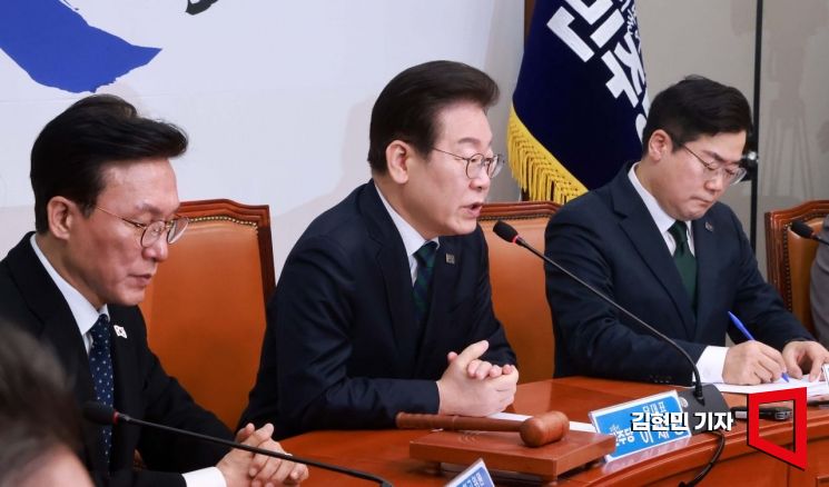 [포토] 이재명 "국힘, 여당으로서 책임 전혀 느끼지 못하고 있어"