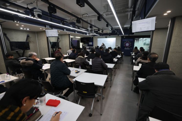 경남정보대, ‘외국인 유학생 맞춤형’ 교수지원 프로그램 눈길