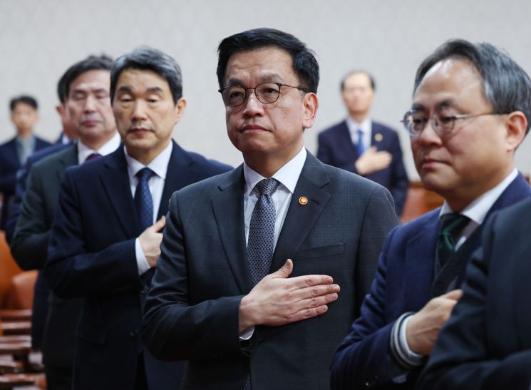 尹탄핵심판 변수 '마은혁'…崔대행 선택에 여야 촉각