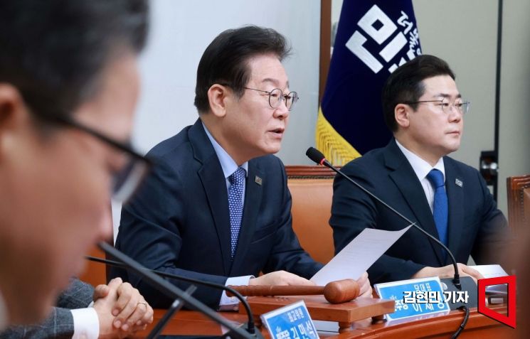 [포토] 이재명 "尹 끌어안는 국힘이 보수 맞냐…극우도 아닌 범죄 정당"