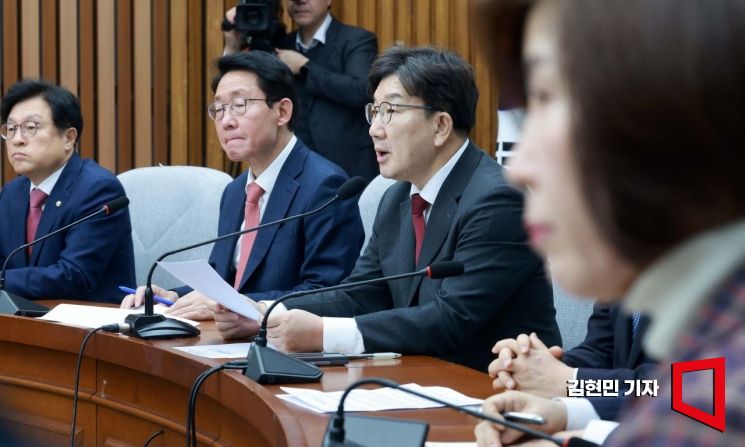[포토] 권성동 "이재명, 거짓말 모국어처럼 쓰니 비호감 압도적 1위"