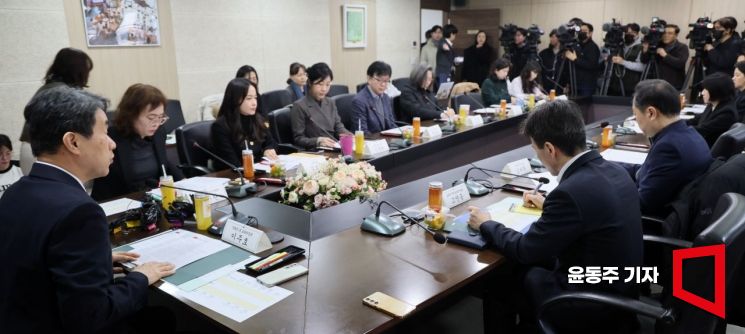 [포토] 학부모 만나는 이주호 장관