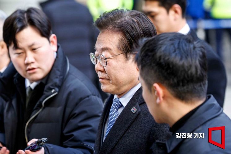 이재명, '선거법 위반' 2심 앞두고 "상식과 원칙대로 가게 될 것"  