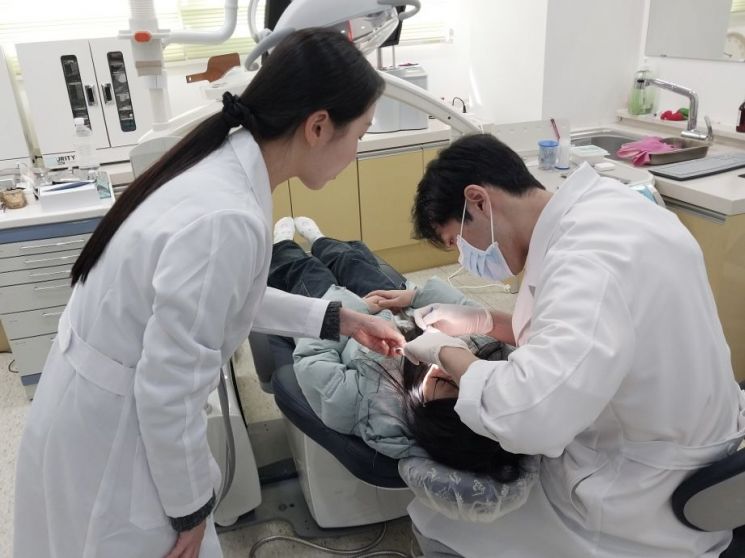 영덕군보건소가 취약계층 학생 맞춤형 구강보건사업을 실시한다. 영덕군 제공