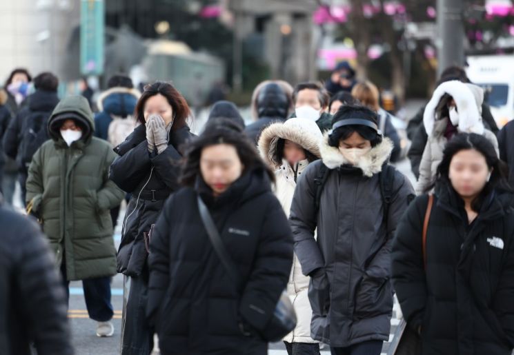 "한파 다시 온다"…월요일 출근길 전국 영하권, 강풍도 가세