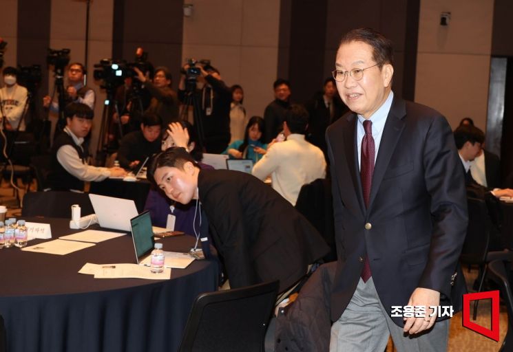 [포토] 관훈클럽 토론회 참석하는 권영세 위원장