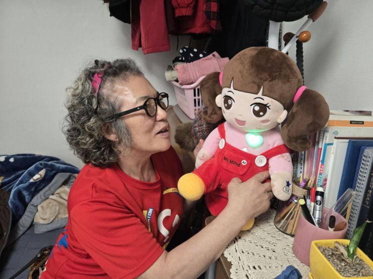 “독거어르신, 이젠 AI 기기가 돌봐드려요”