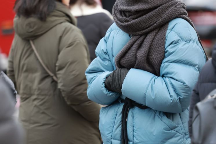 광주와 전남은 당분간 영하권으로 떨어지고 바람이 강하게 불면서 추위가 이어질 것으로 예보됐다. 연합뉴스